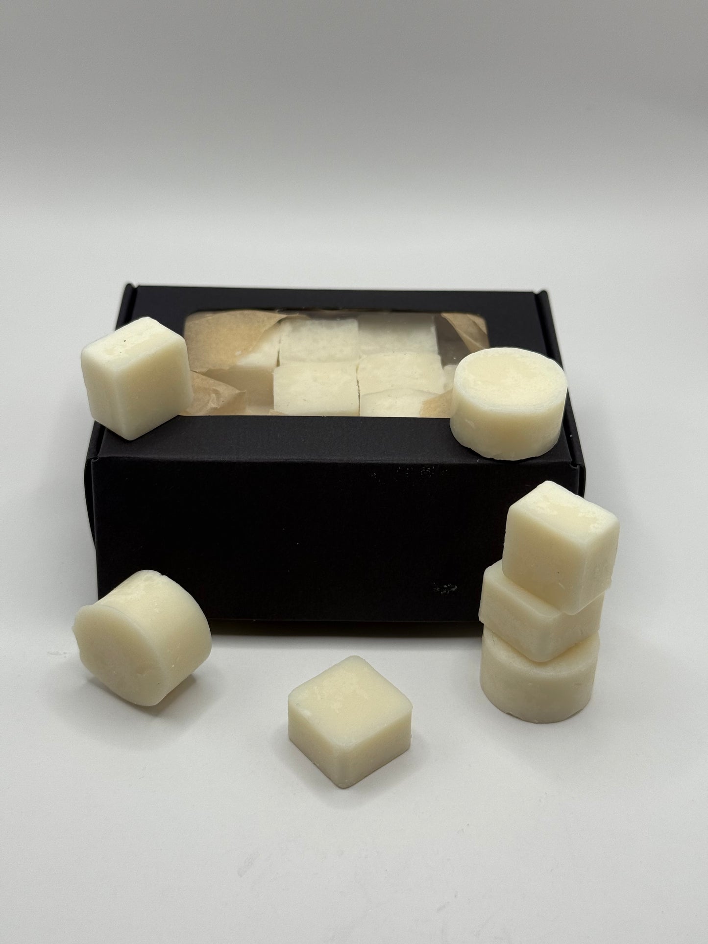 "Golden Loaf' Handcrafted 2.5 oz Soy Wax Scented Wax Melts